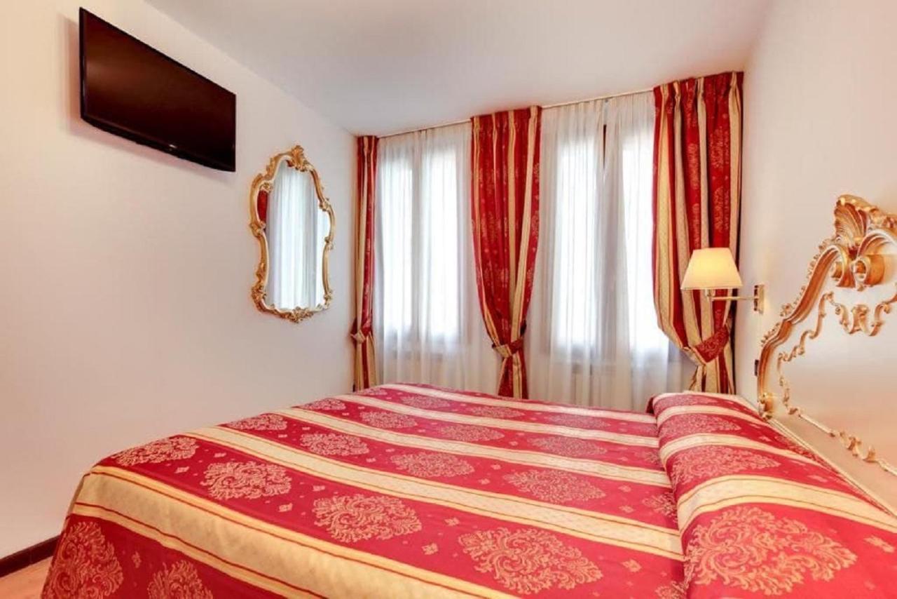 Heart Of Biennale Apartment Венеция Екстериор снимка